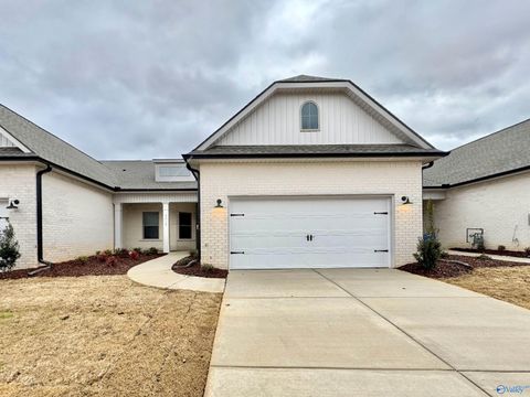 Homes For Sale - 6075 Gardner Maples Drive<br/> Owens Cross Roads, AL 35763