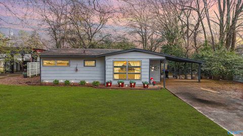 Photo of 1414 10th Avenue Se, Decatur, AL 35601 (MLS # 21905351)