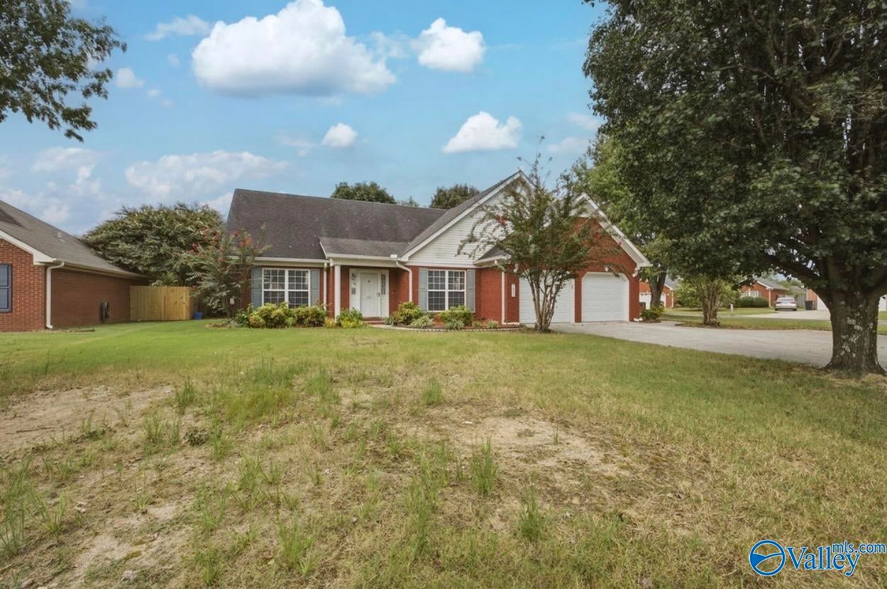 1605 Lake Pointe Drive SW