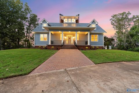 Homes For Sale - 583 Bell Point Road<br/> Laceys Spring, AL 35754