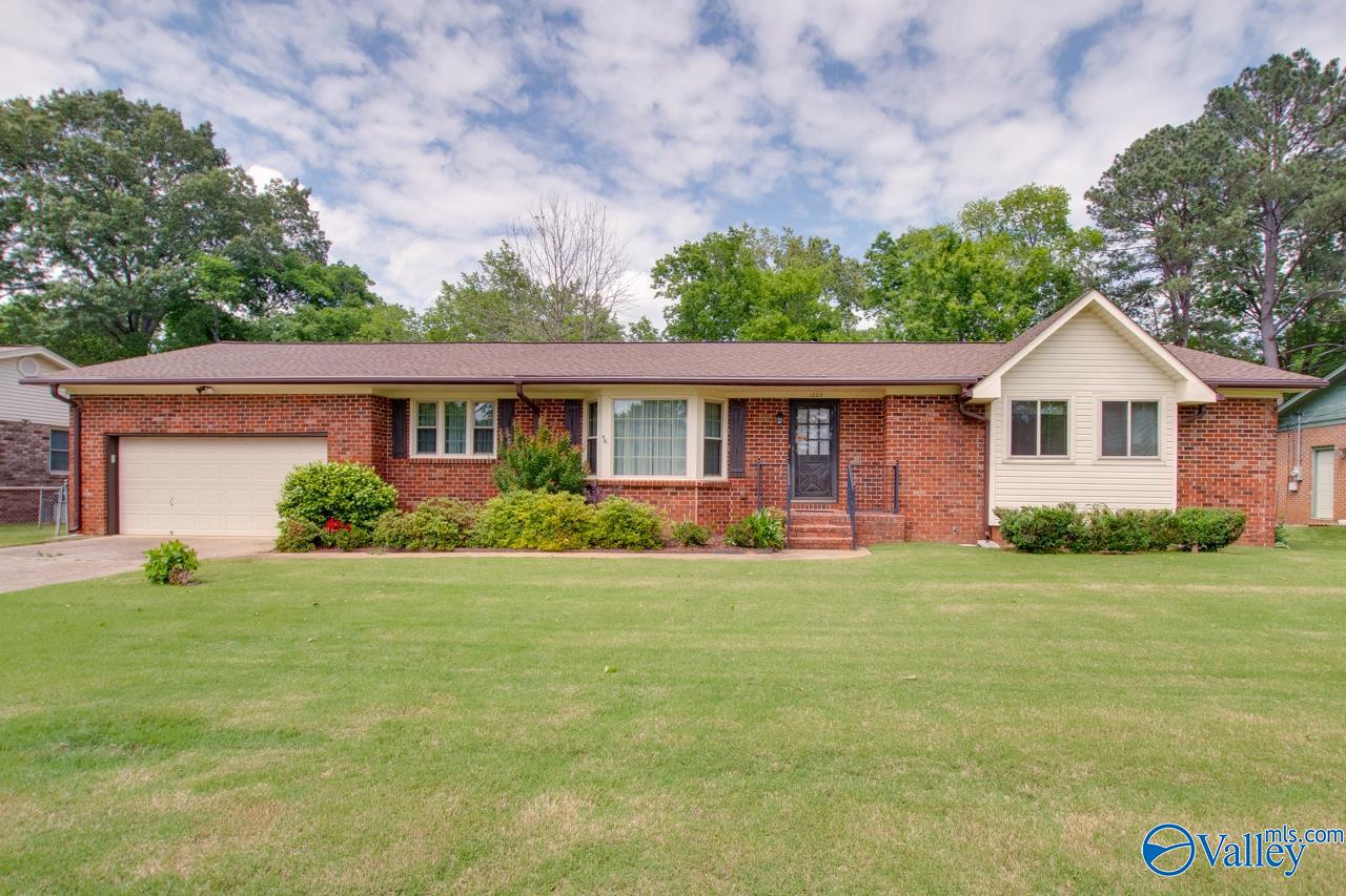 1223 Briar Hollow Trail, Huntsville, Alabama image 1