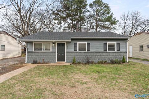 Photo of 1300 Buford Street NW, Huntsville, AL 35801 (MLS # 21905199)