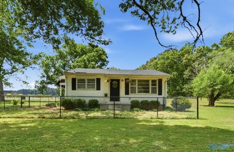 Homes For Sale - 9347 Pulaski Pike<br/> Toney, AL 35773