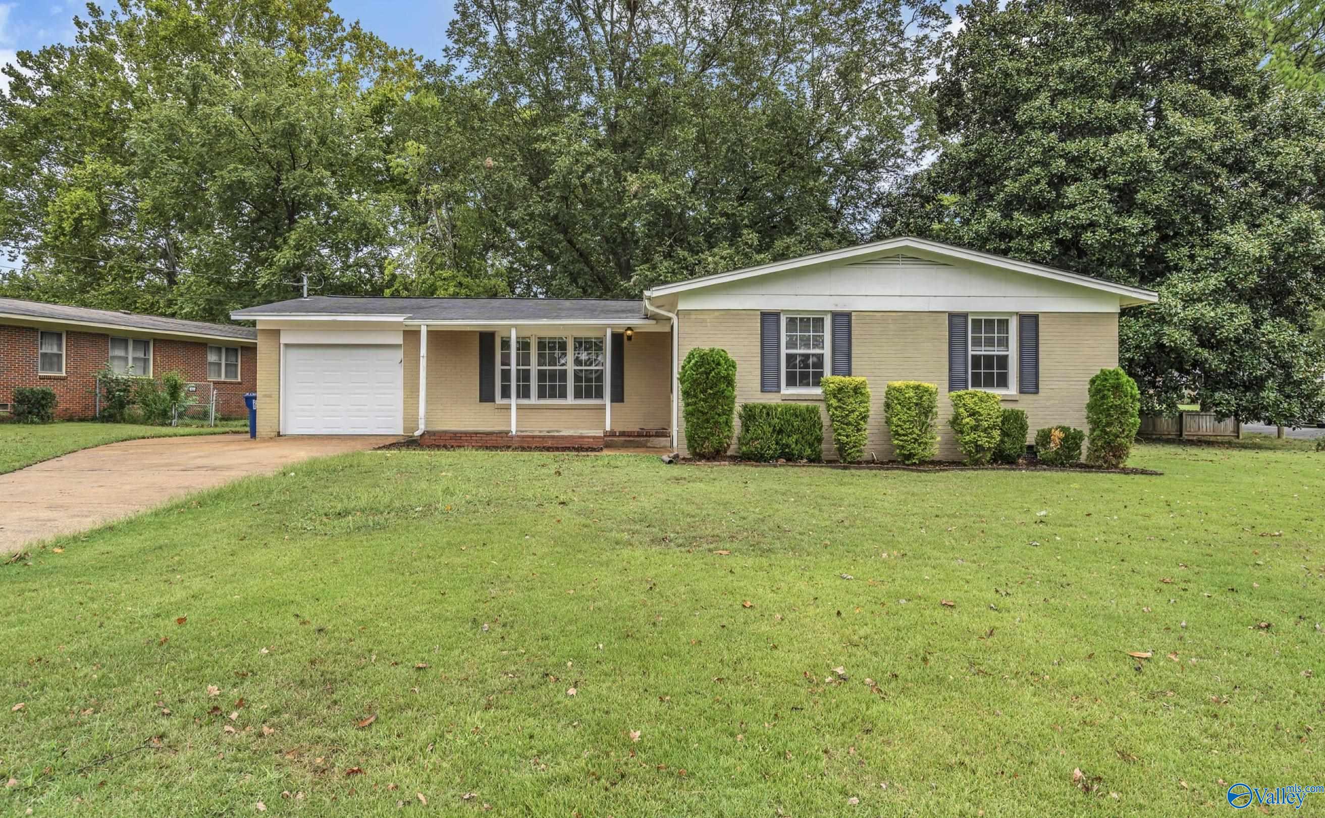 10017 Hogan Drive, Huntsville, Alabama image 1