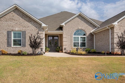 Homes For Sale - 17437 Stonegate Drive<br/> Athens, AL 35613