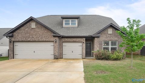 Photo of 116 Pennington Avenue, Huntsville, AL 35811 (MLS # 21919142)
