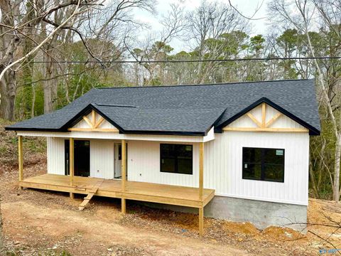 Homes For Sale - 1908 Brown Street<br/> Guntersville, AL 35976