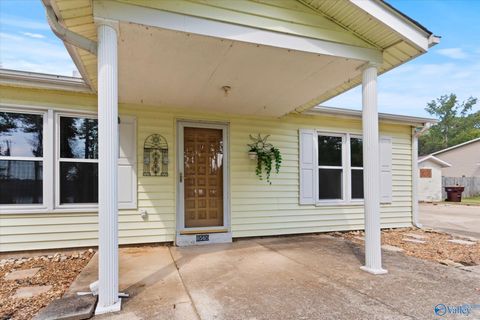 Photo of 8565 Curtis Road, Athens, AL 35614 (MLS # 21908271)