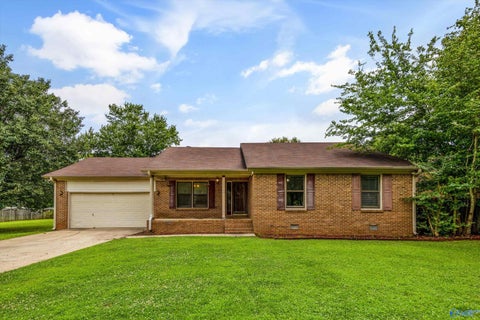 Homes For Sale - 125 La Newby Drive<br/> Harvest, AL 35749