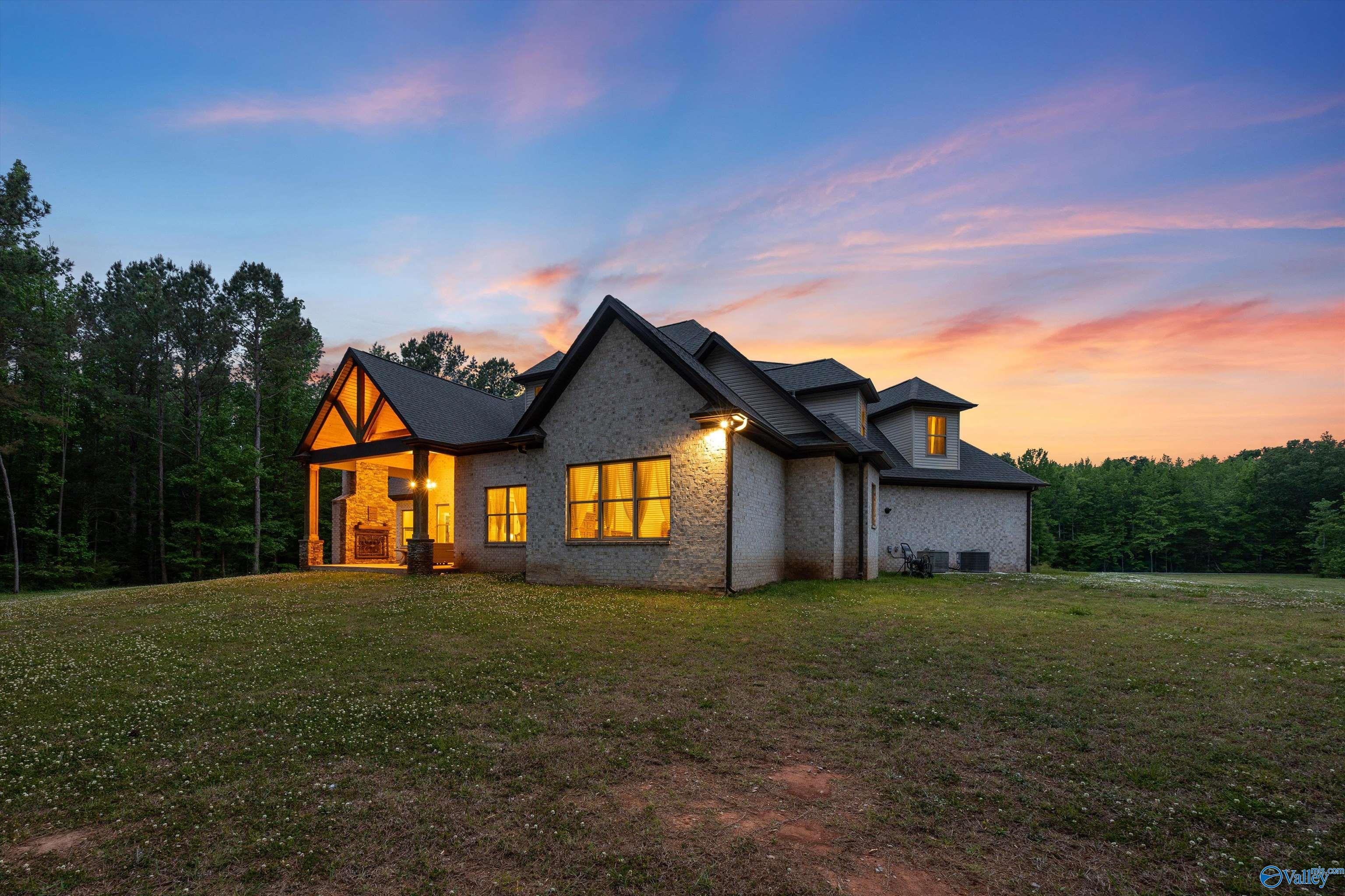 Gurley, Alabama, 35748, United States, 5 Bedrooms Bedrooms, ,4 BathroomsBathrooms,Residential,Active,2042164