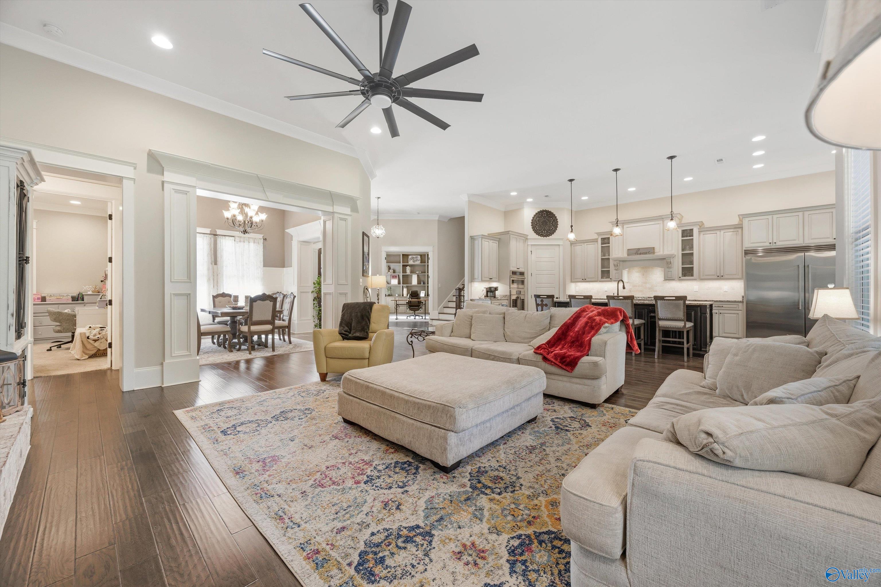 Gurley, Alabama, 35748, United States, 5 Bedrooms Bedrooms, ,4 BathroomsBathrooms,Residential,Active,2042164