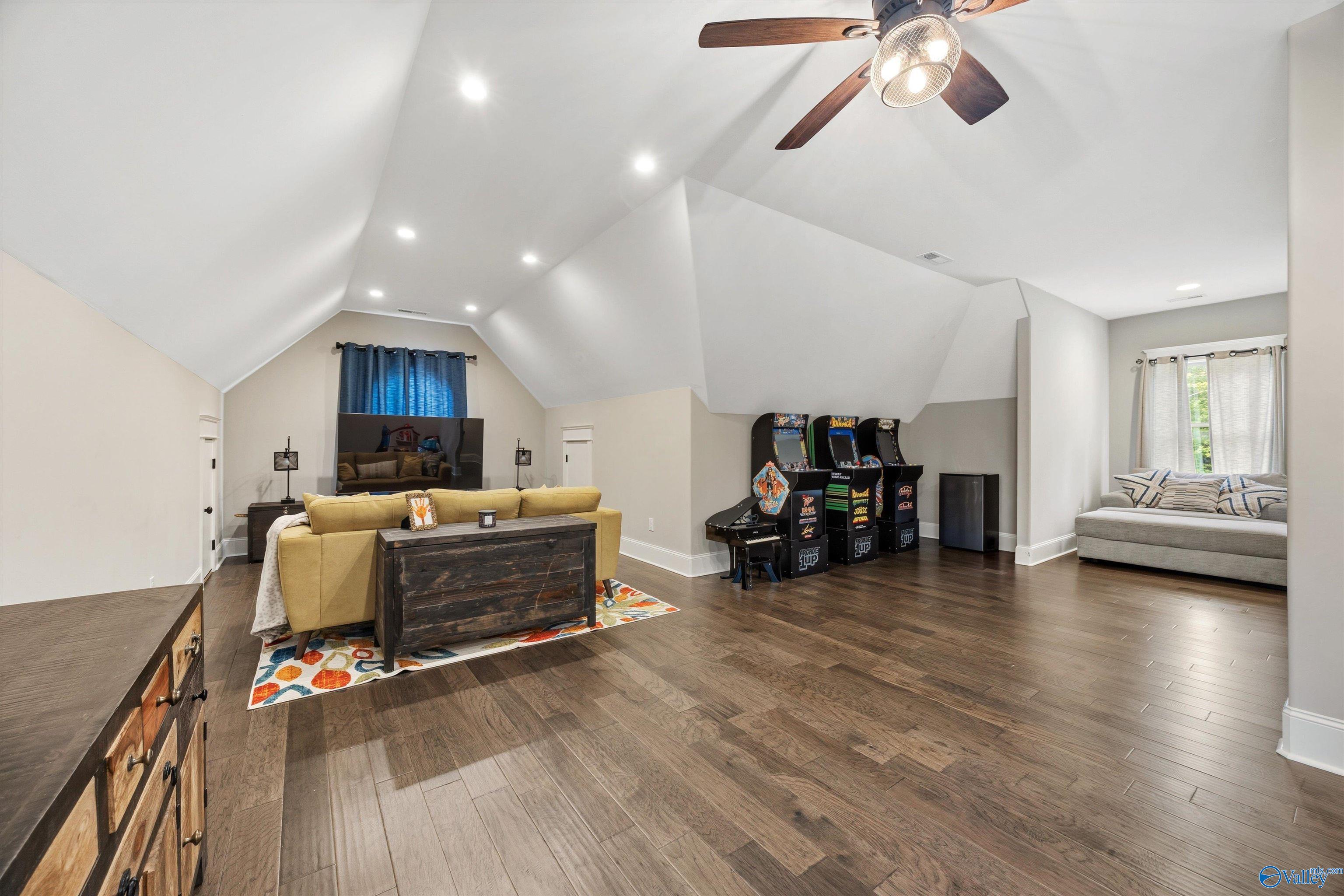 Gurley, Alabama, 35748, United States, 5 Bedrooms Bedrooms, ,4 BathroomsBathrooms,Residential,Active,2042164