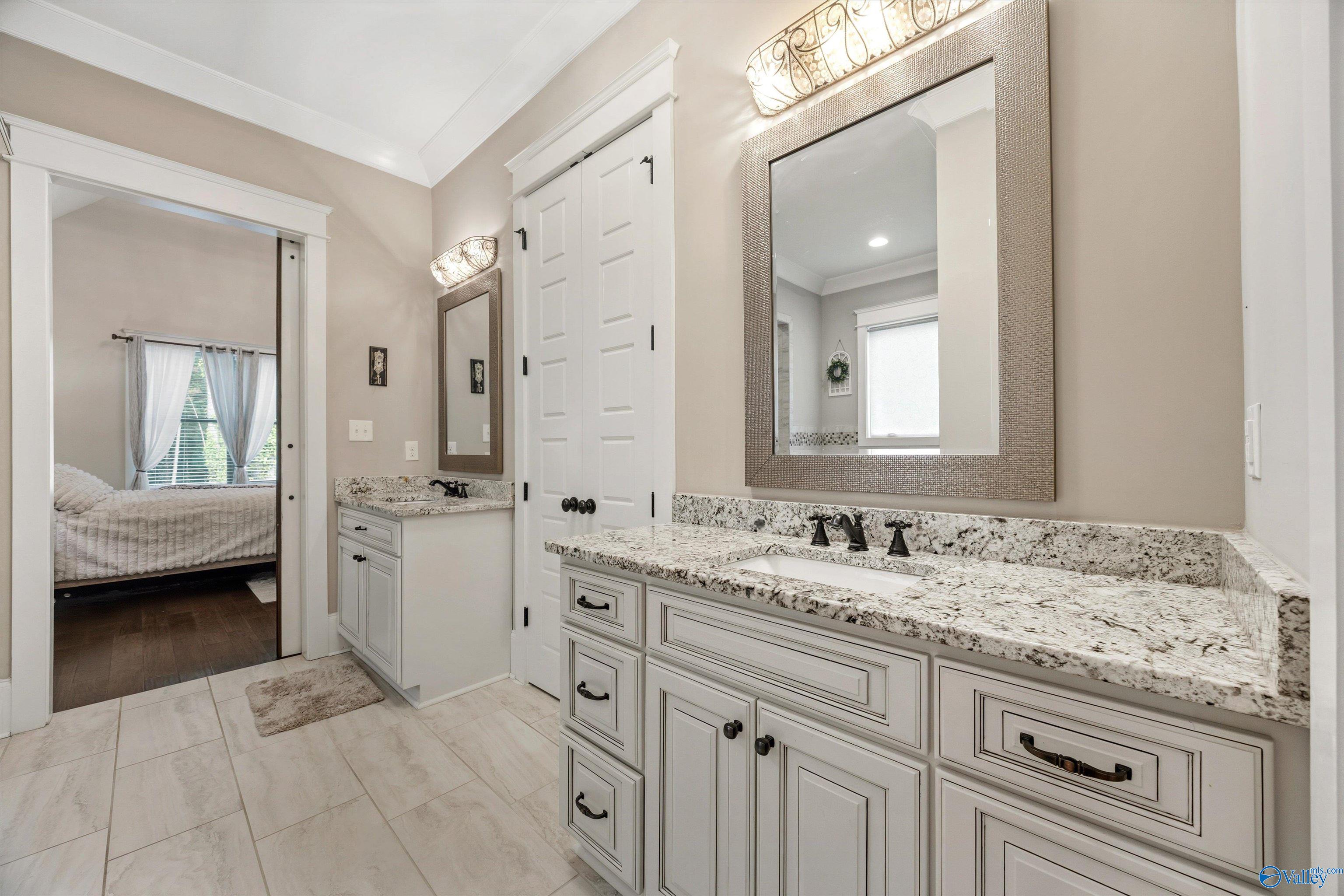 Gurley, Alabama, 35748, United States, 5 Bedrooms Bedrooms, ,4 BathroomsBathrooms,Residential,Active,2042164