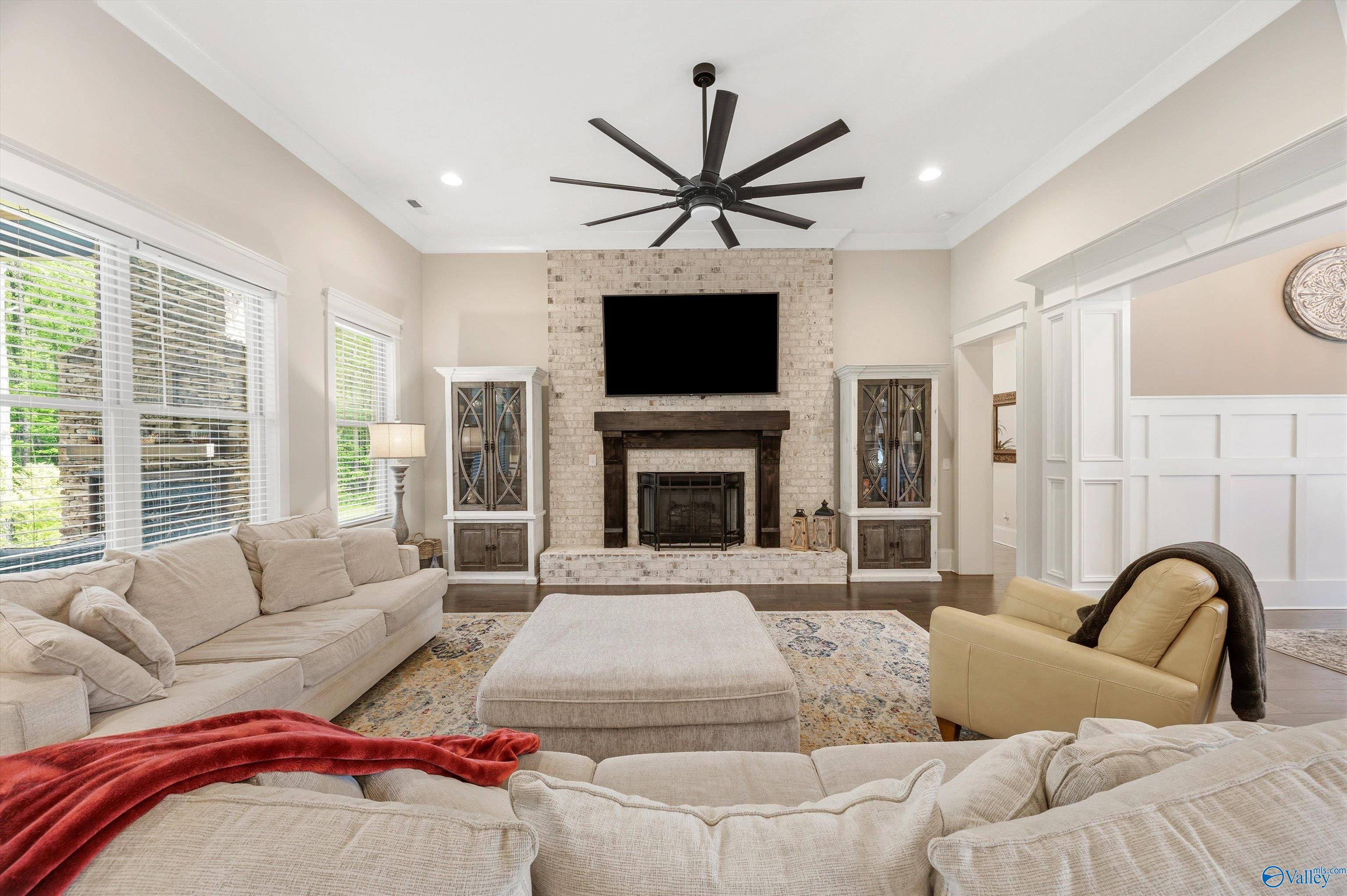Gurley, Alabama, 35748, United States, 5 Bedrooms Bedrooms, ,4 BathroomsBathrooms,Residential,Active,2042164