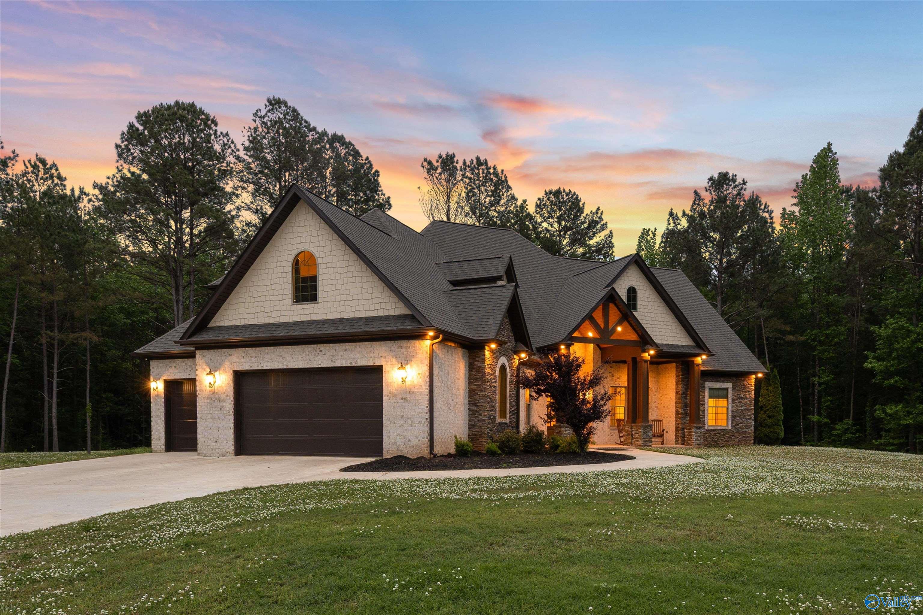 Gurley, Alabama, 35748, United States, 5 Bedrooms Bedrooms, ,4 BathroomsBathrooms,Residential,Active,2042164