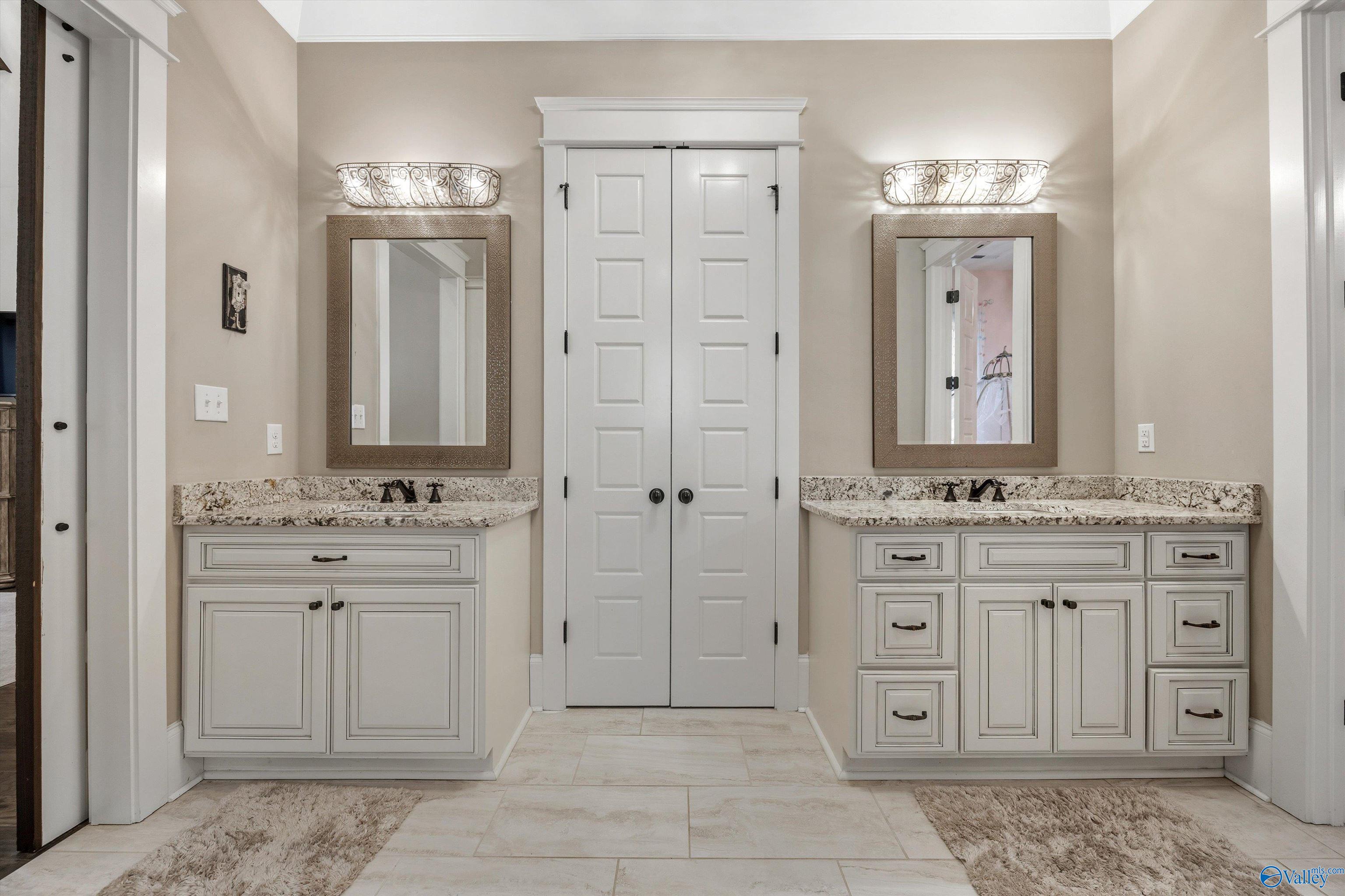 Gurley, Alabama, 35748, United States, 5 Bedrooms Bedrooms, ,4 BathroomsBathrooms,Residential,Active,2042164
