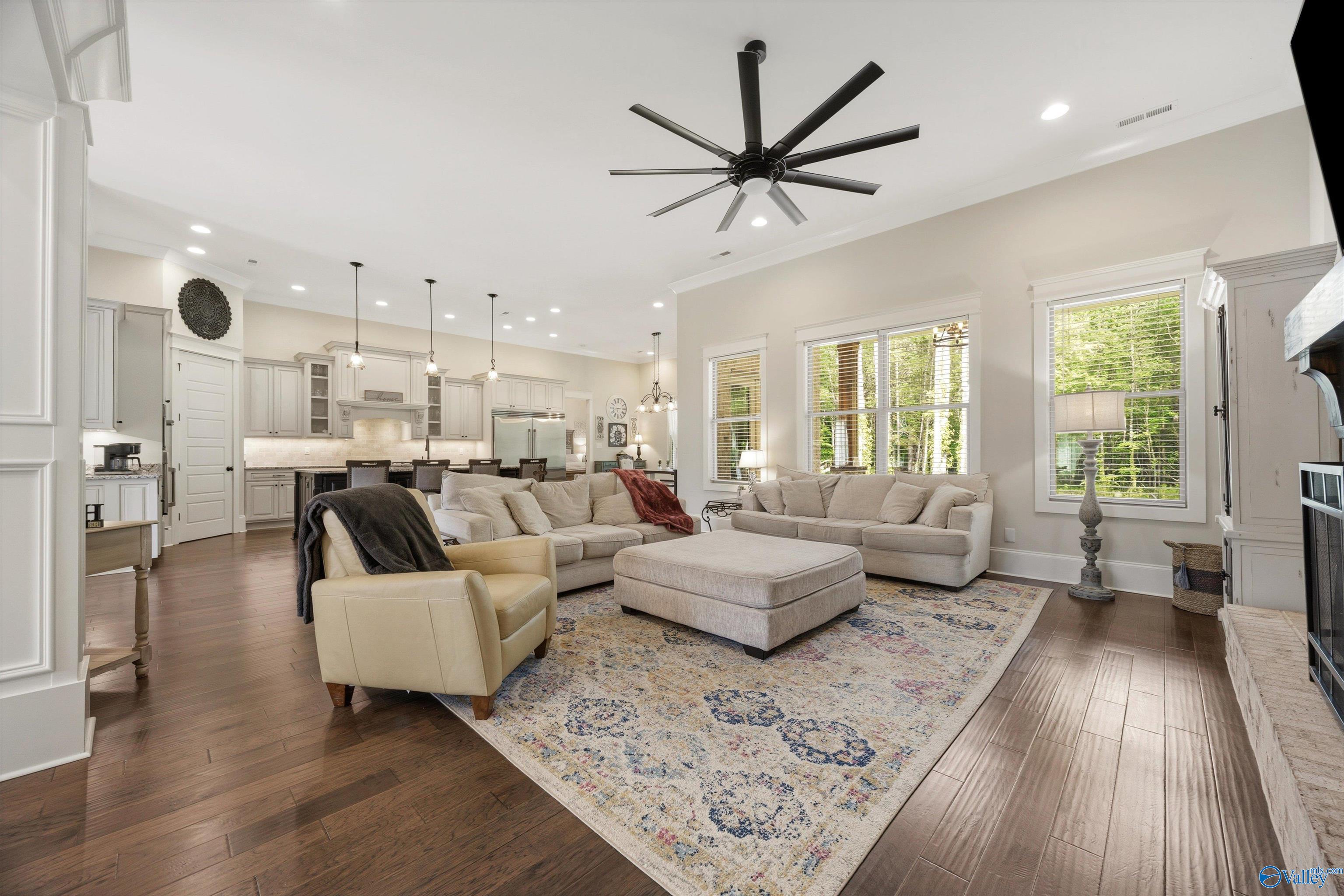 Gurley, Alabama, 35748, United States, 5 Bedrooms Bedrooms, ,4 BathroomsBathrooms,Residential,Active,2042164