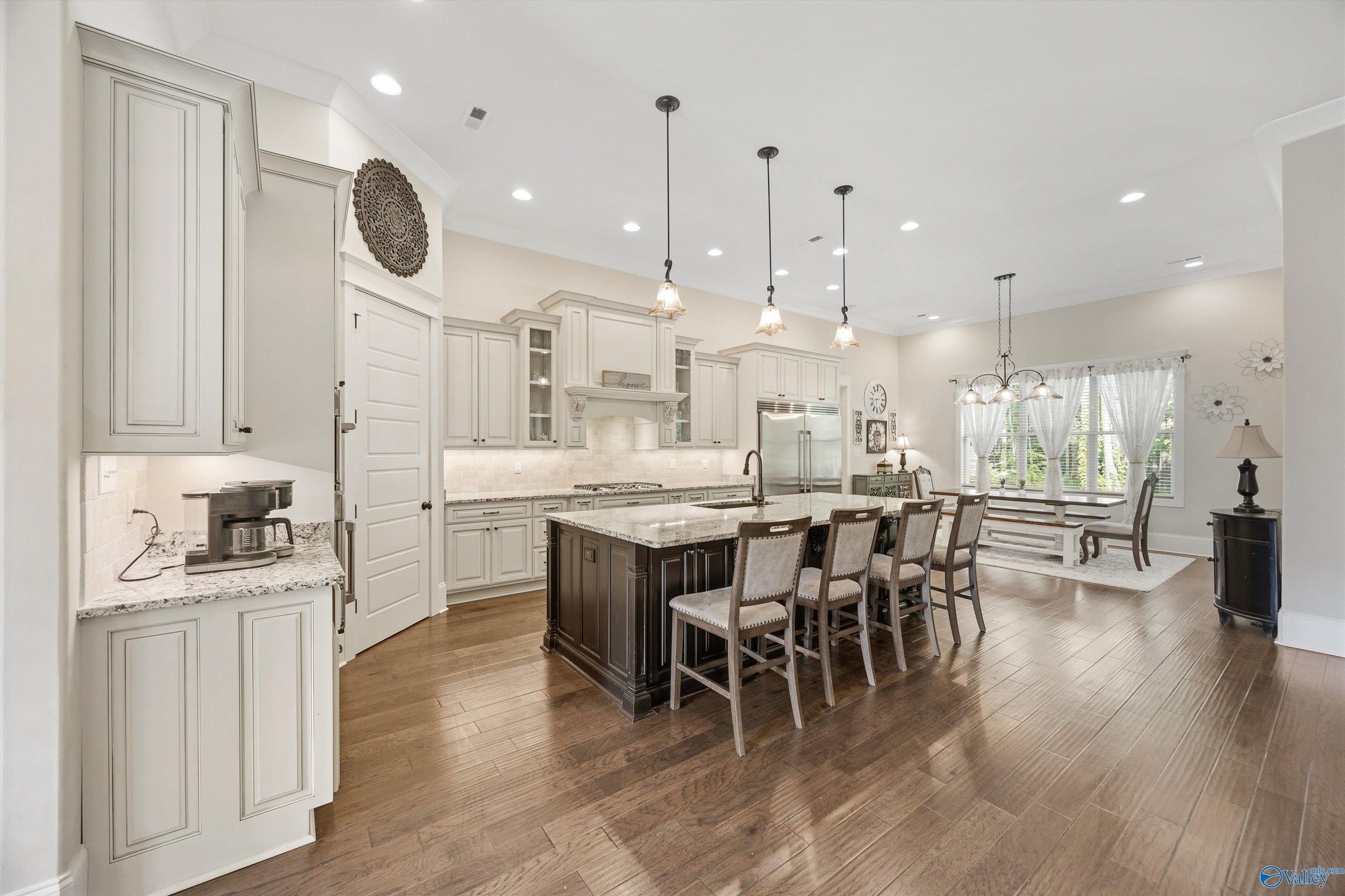 Gurley, Alabama, 35748, United States, 5 Bedrooms Bedrooms, ,4 BathroomsBathrooms,Residential,Active,2042164