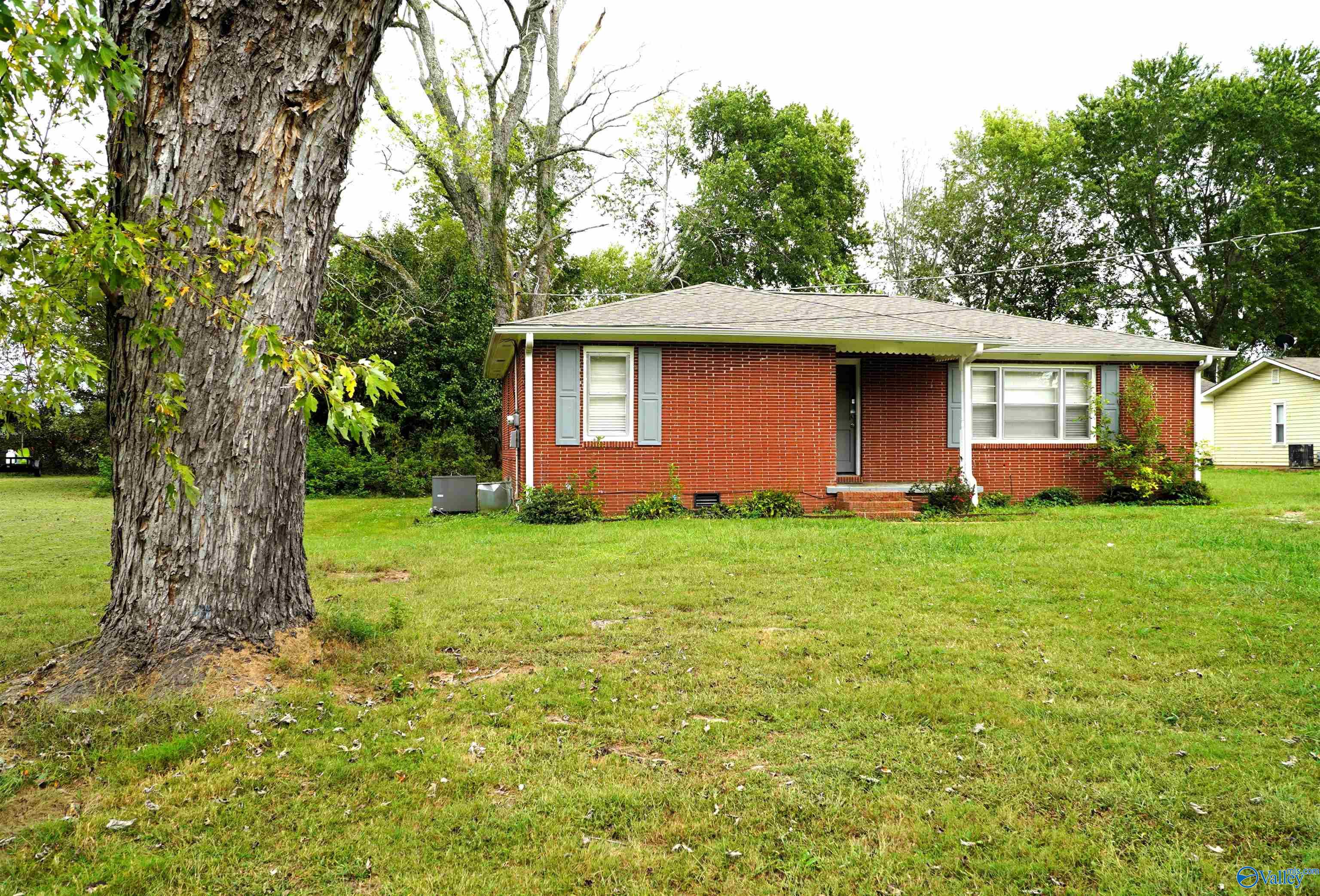 611 Greenville Pike, Hazel Green, Alabama image 3