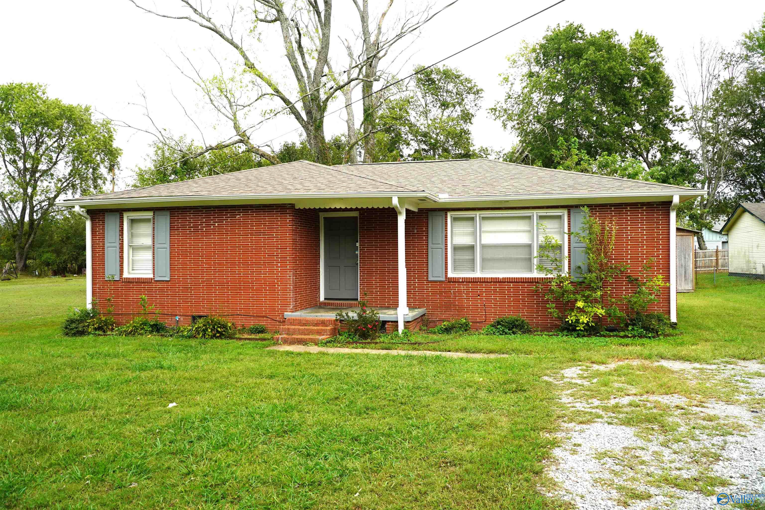 611 Greenville Pike, Hazel Green, Alabama image 2