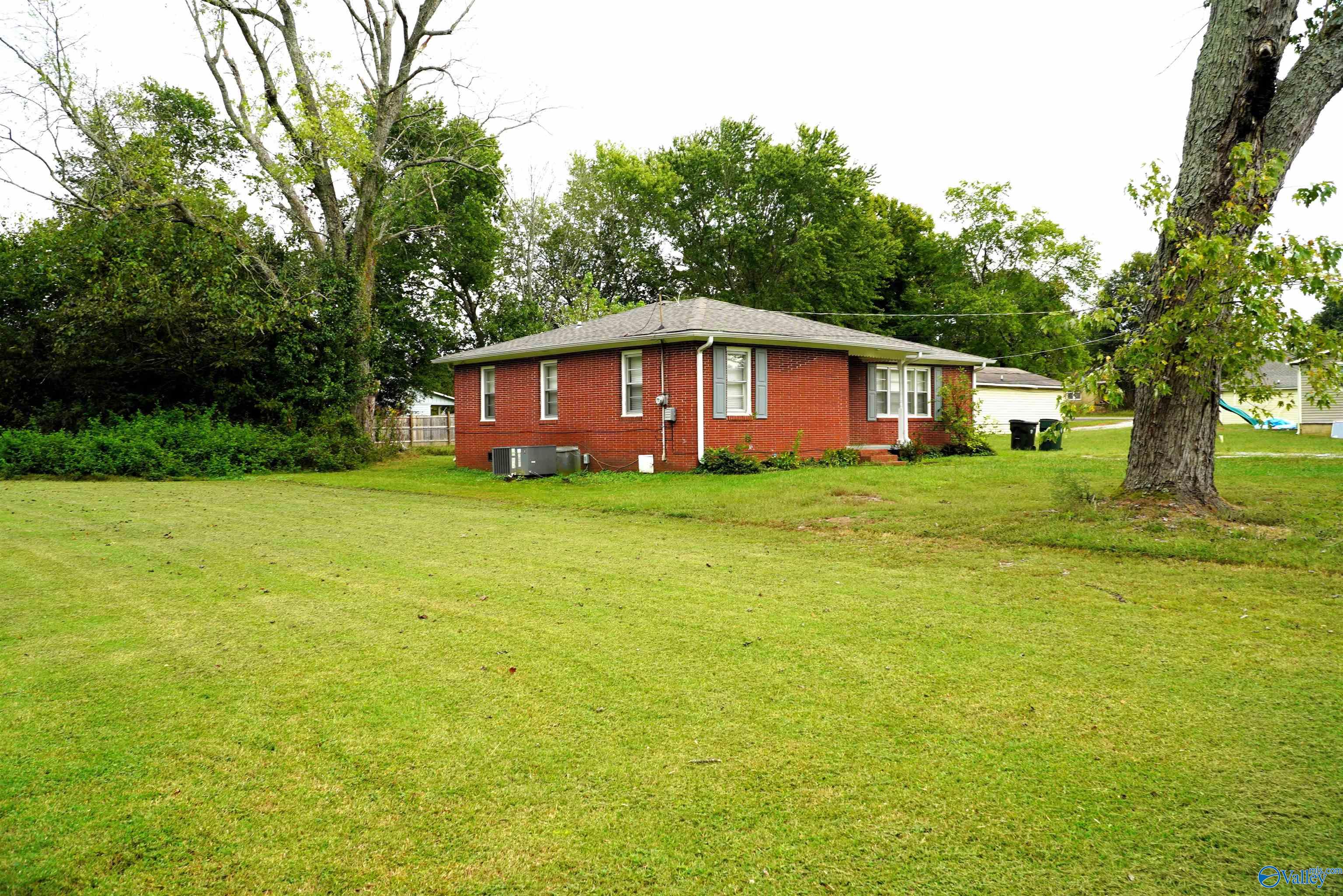 611 Greenville Pike, Hazel Green, Alabama image 4