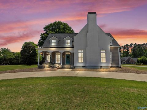 Homes For Sale - 200 Briarwood Road<br/> Athens, AL 35613