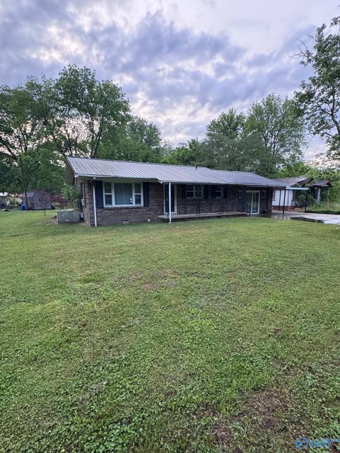 Homes For Sale - 106 Brewer Street<br/> Jackson County, Scottsboro, AL 35768