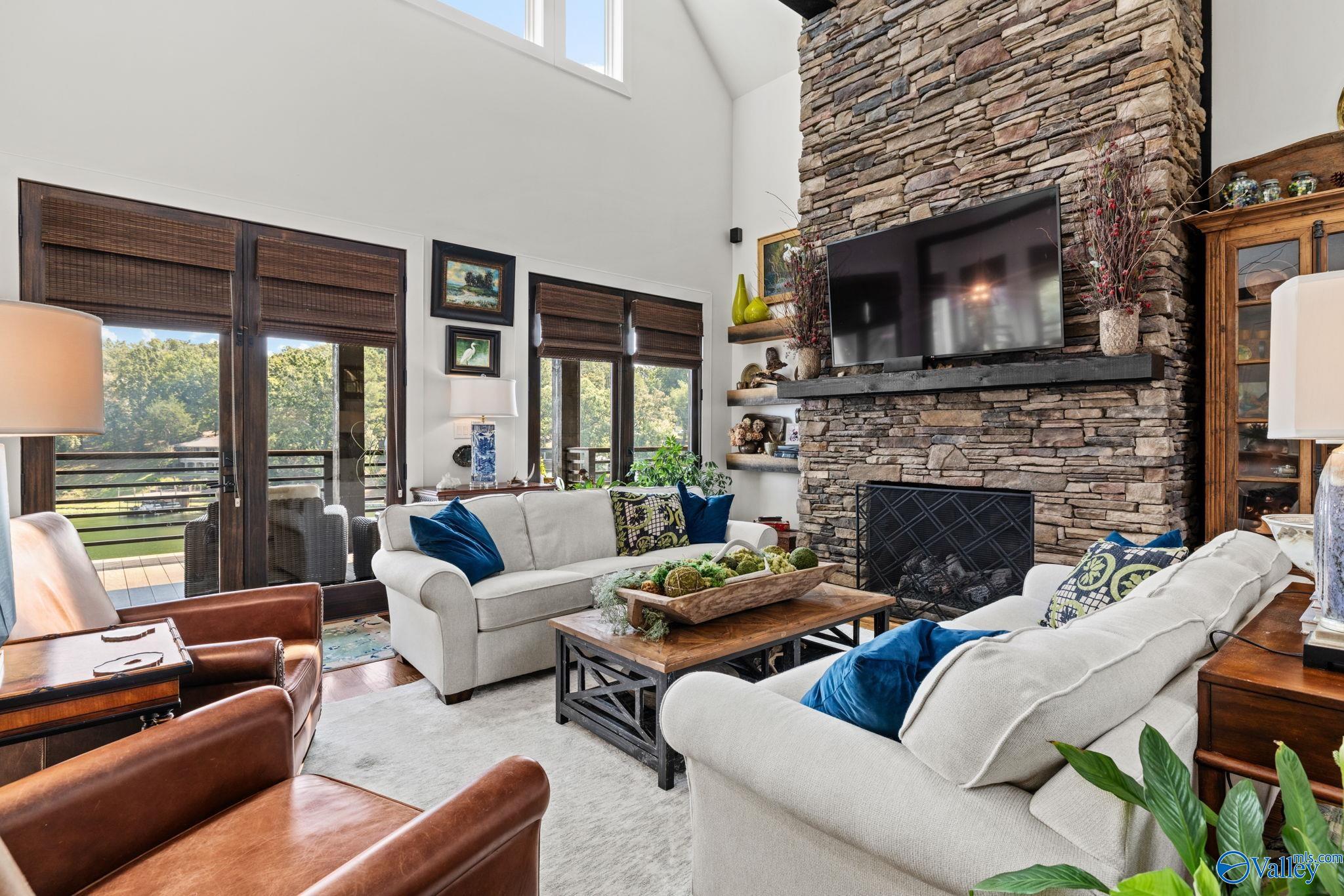 638 Pinegrove Drive