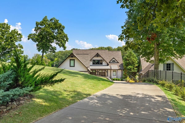 638 PINEGROVE DR, MUSCLE SHOALS, AL 35661 - Image 295f02bf76b07aa2f972b585ca689888/3137680207