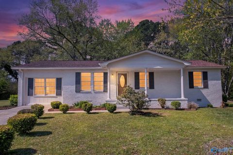 Homes For Sale - 22152 Hood Street<br/> Limestone County, Athens, AL 35613