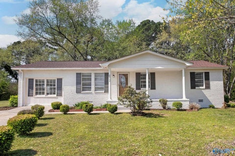 Homes For Sale - 22152 Hood Street<br/> Athens, AL 35613
