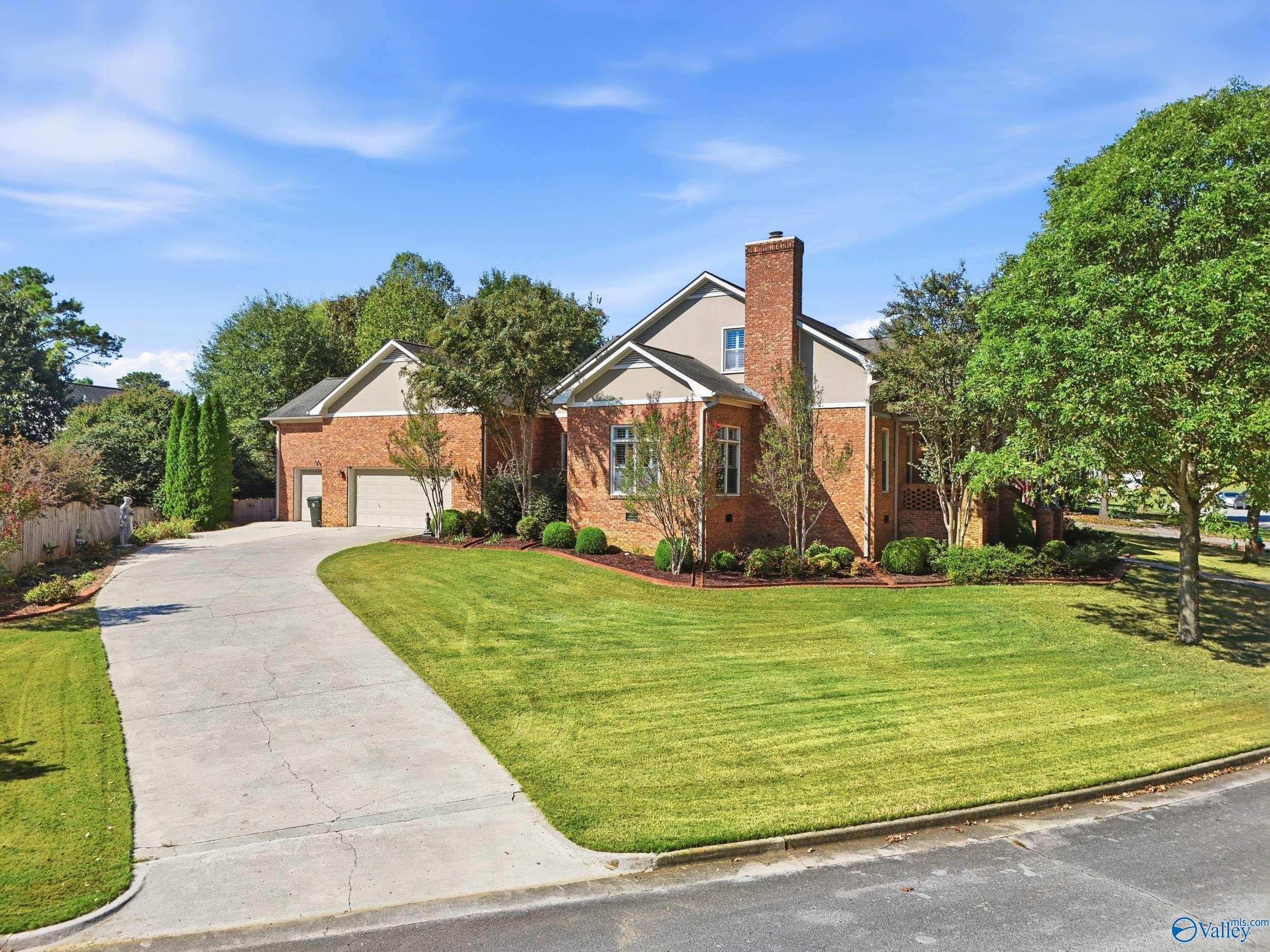 119 Oak Brook Circle