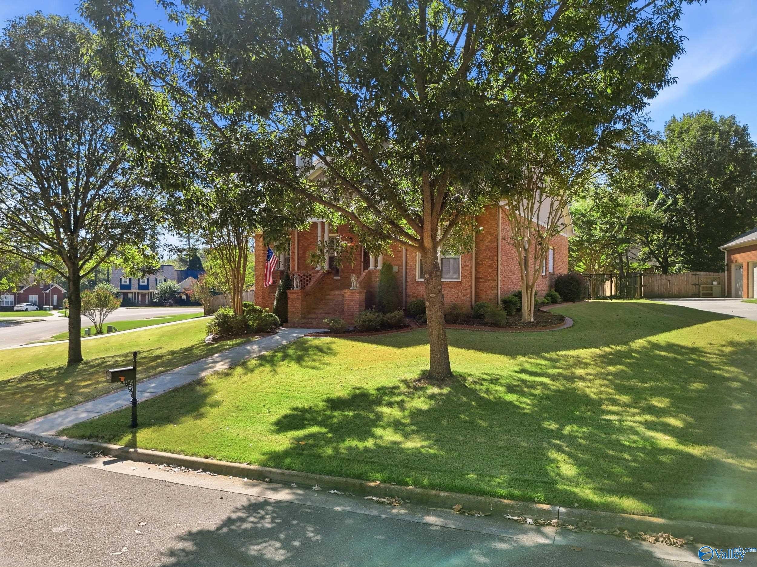 119 Oak Brook Circle