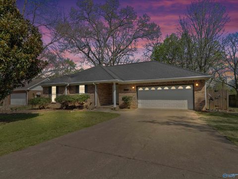 Photo of 18292 East Limestone Road, Athens, AL 35613 (MLS # 21912437)