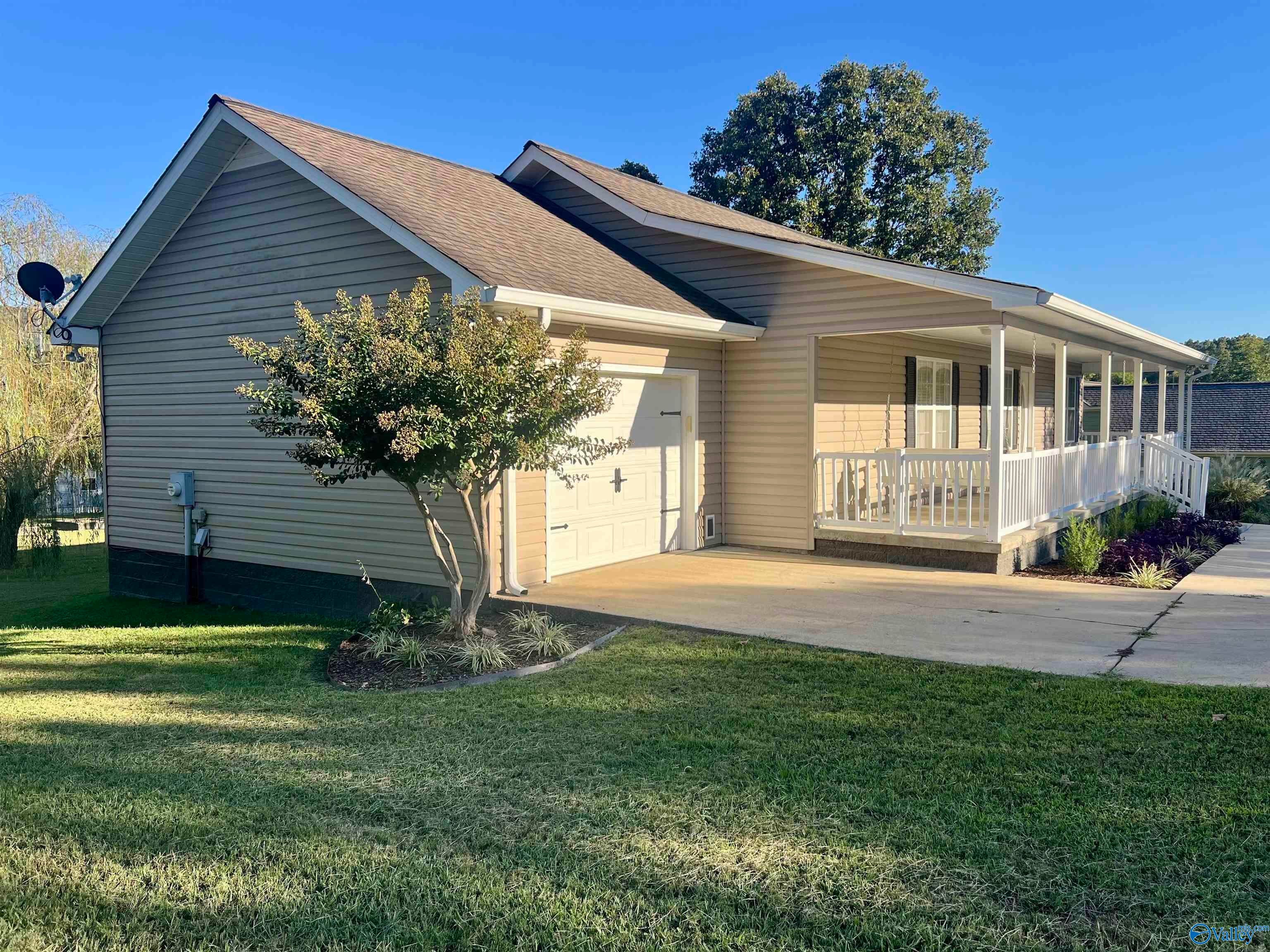 307 NW Hope Drive