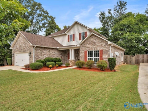 Homes For Sale - 221 Somer Bridge Drive<br/> Huntsville, AL 35811