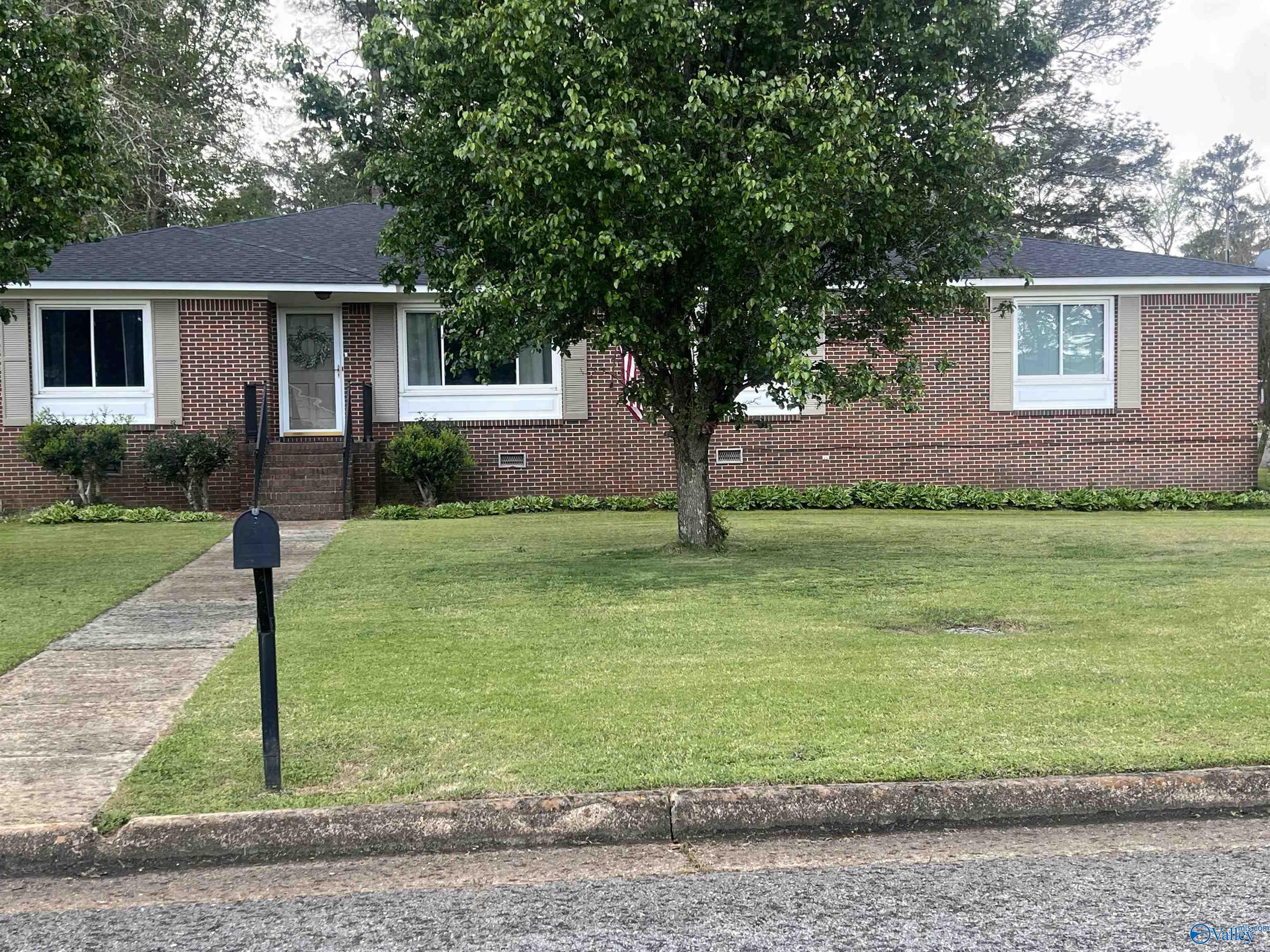 1276 Sangster Road, Gadsden, Alabama image 2