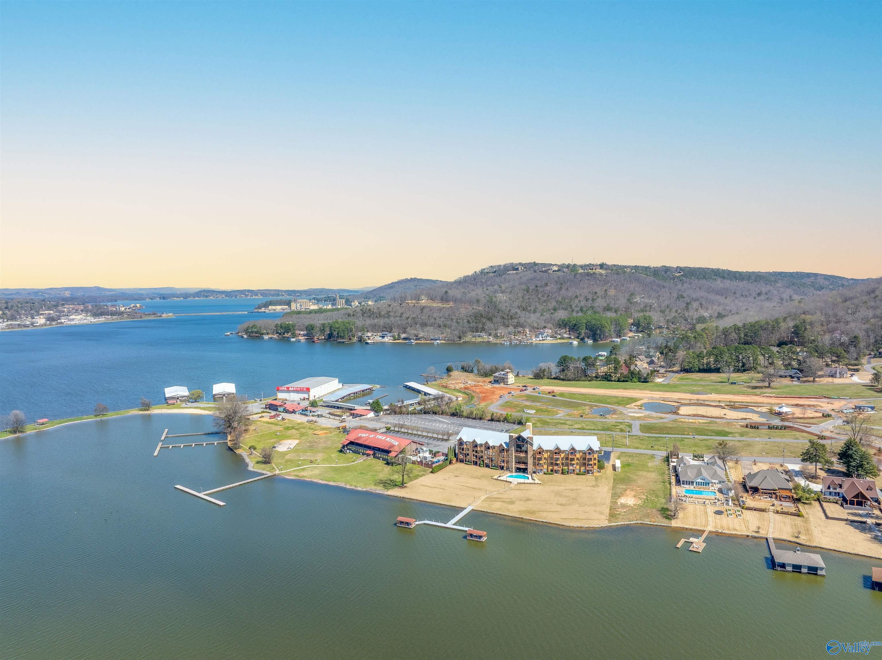 UNIT 7038 Val Monte Drive #208, Guntersville, Alabama image 2