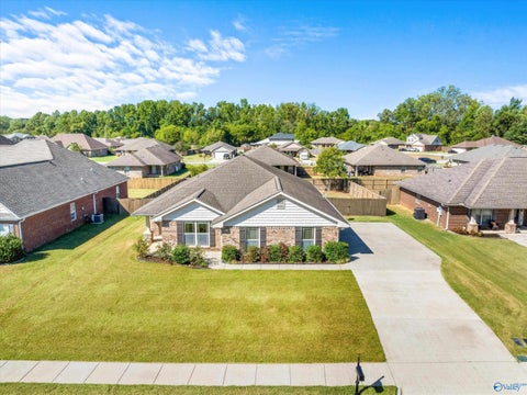 Homes For Sale - 15747 Coach House Court<br/> Harvest, AL 35749