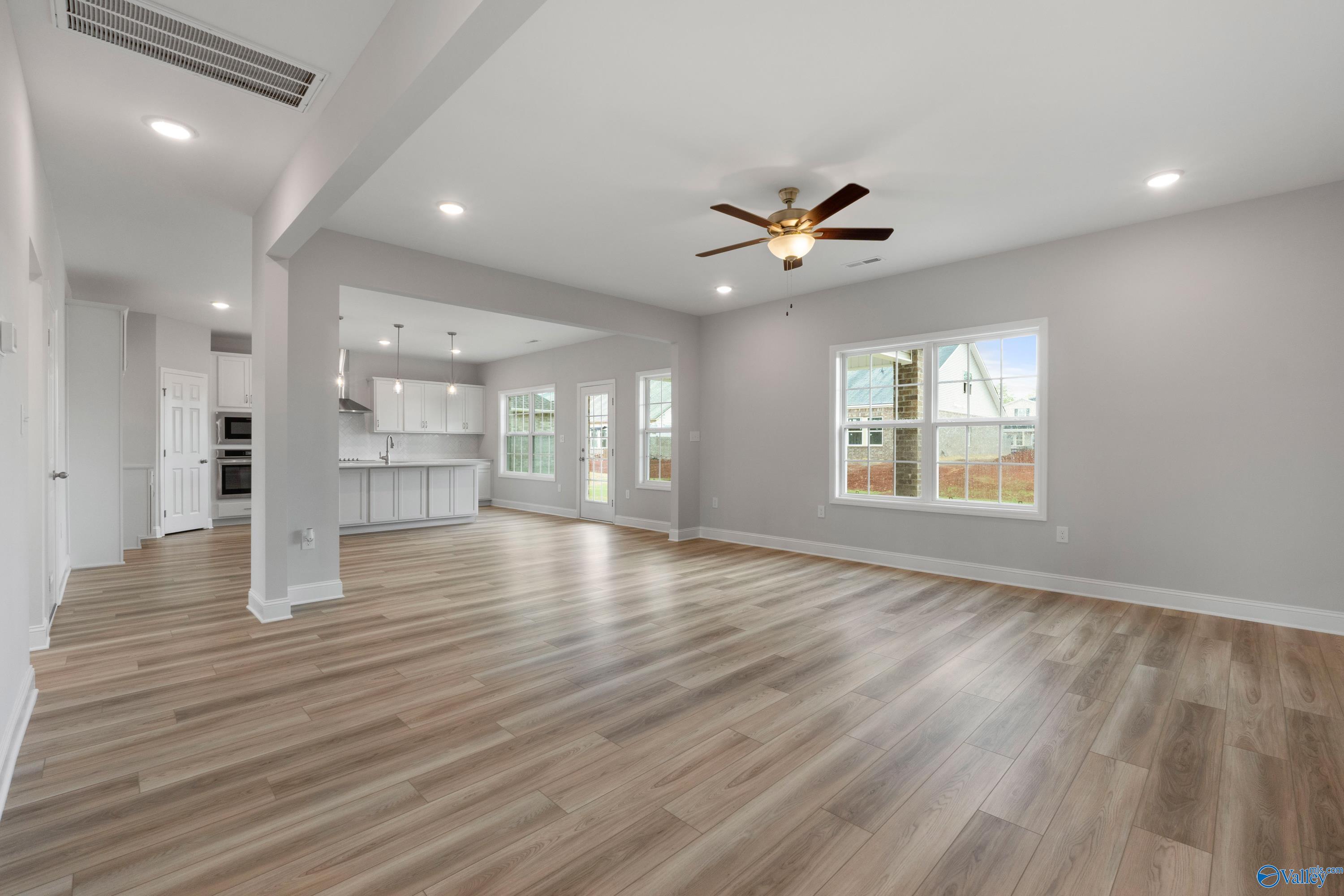 207 Kendall Farms Boulevard, Toney, Alabama image 2