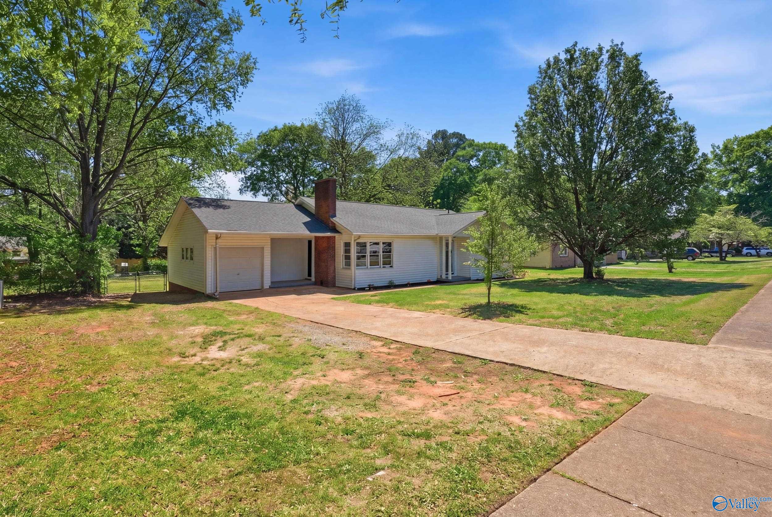 704 Somerville Road SE