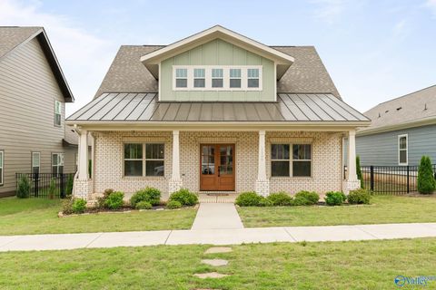 Photo of 1604 Nordic Street NE, Huntsville, AL 35811 (MLS # 21917462)
