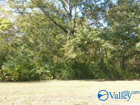 Homes For Sale - LOTS 567 Cherrywood Drive<br/> Guntersville, AL 35976