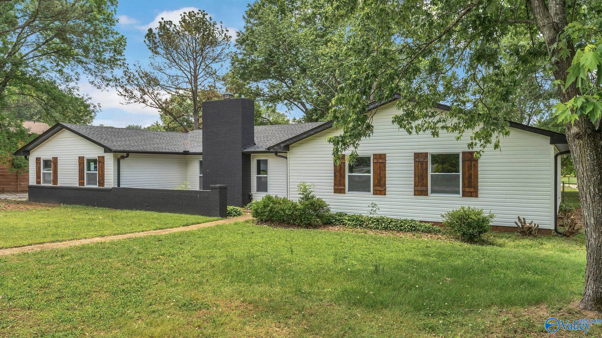 10302 Nadina Drive, Huntsville, Alabama image 2