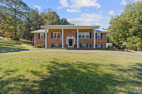 302 Picadilly Drive Scottsboro AL 35768