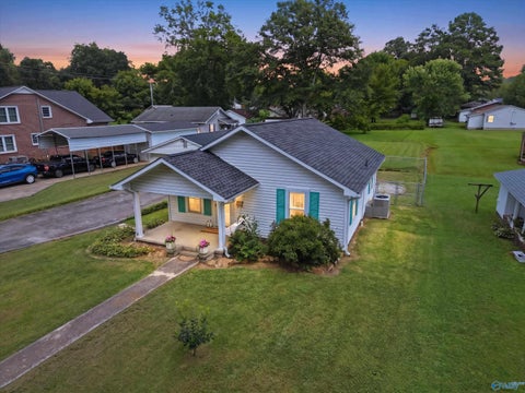 Homes For Sale - 805 S Market Street<br/> Scottsboro, AL 35768
