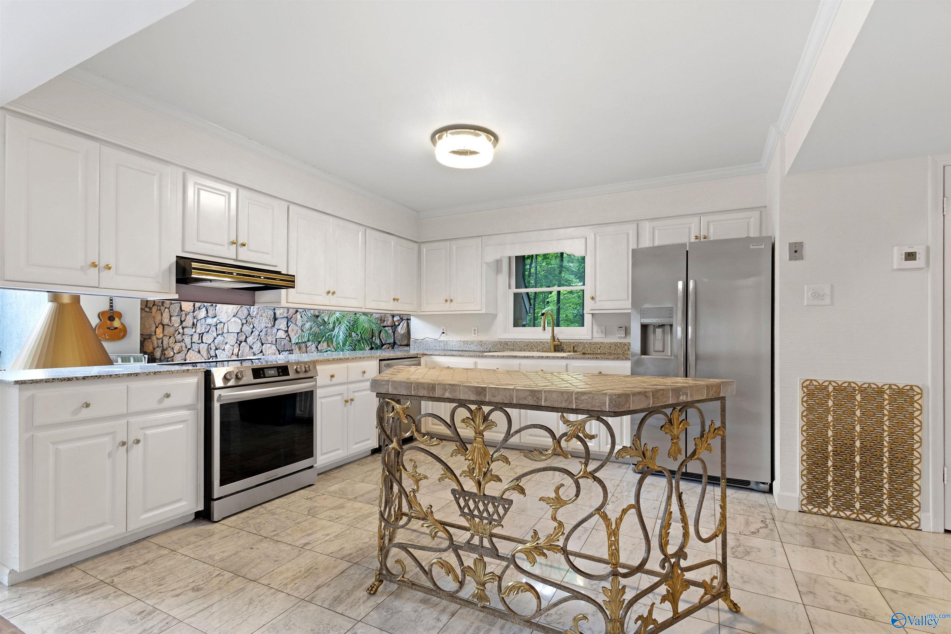 102 Fern Cove, Florence, Alabama image 10