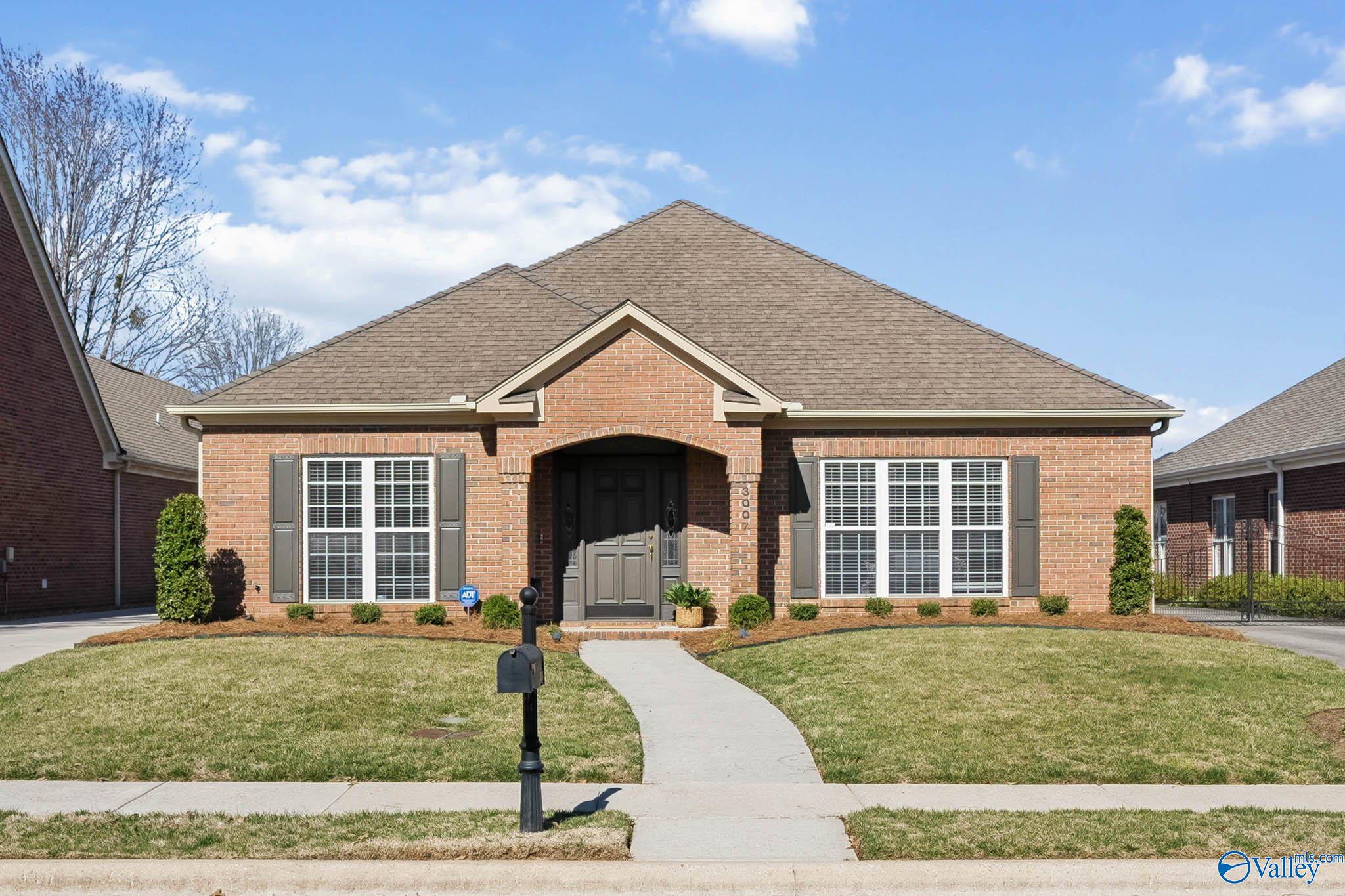 3007 The Green Court, Owens Cross Roads, Alabama image 1
