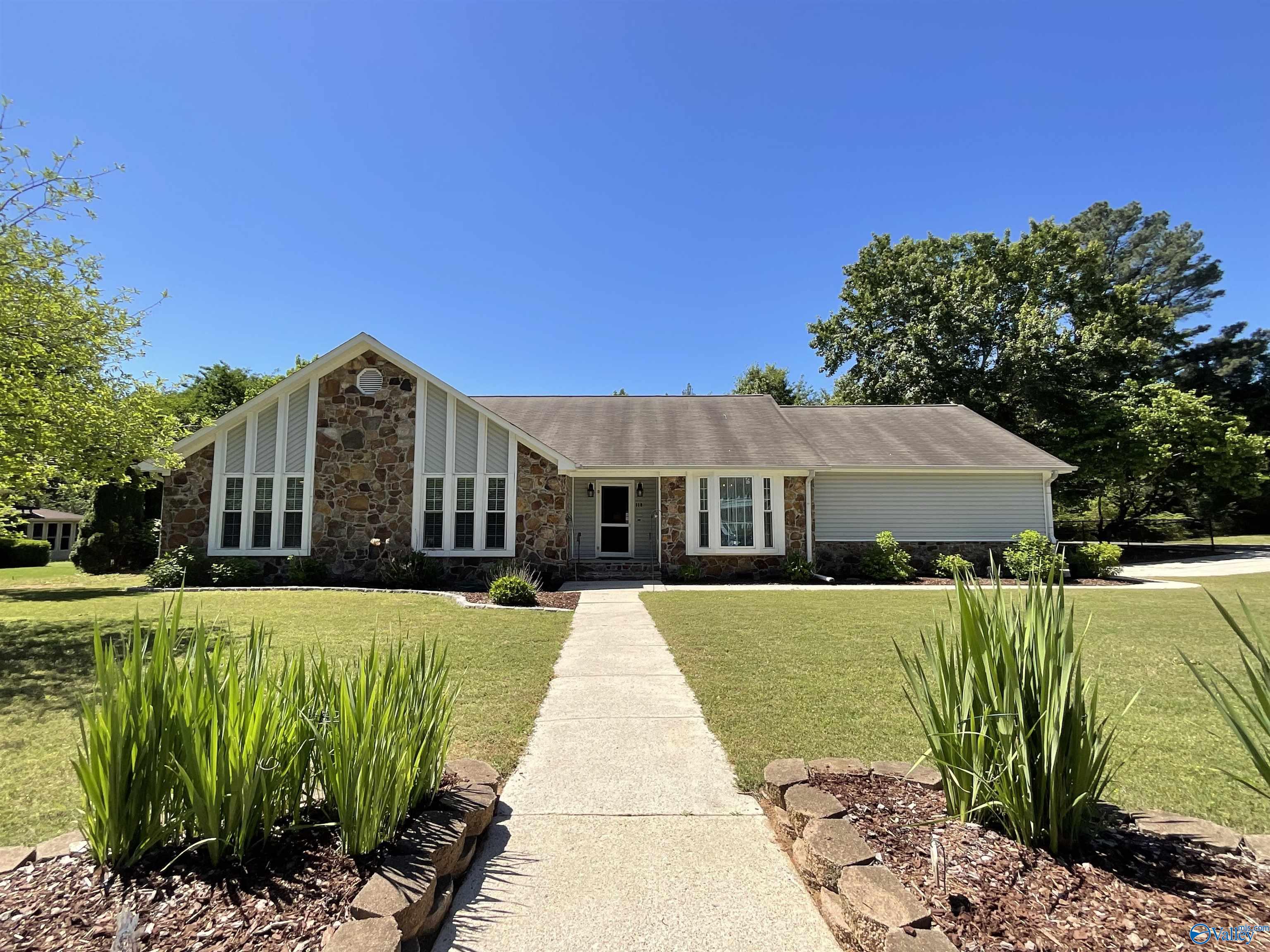 118 Emerald Drive