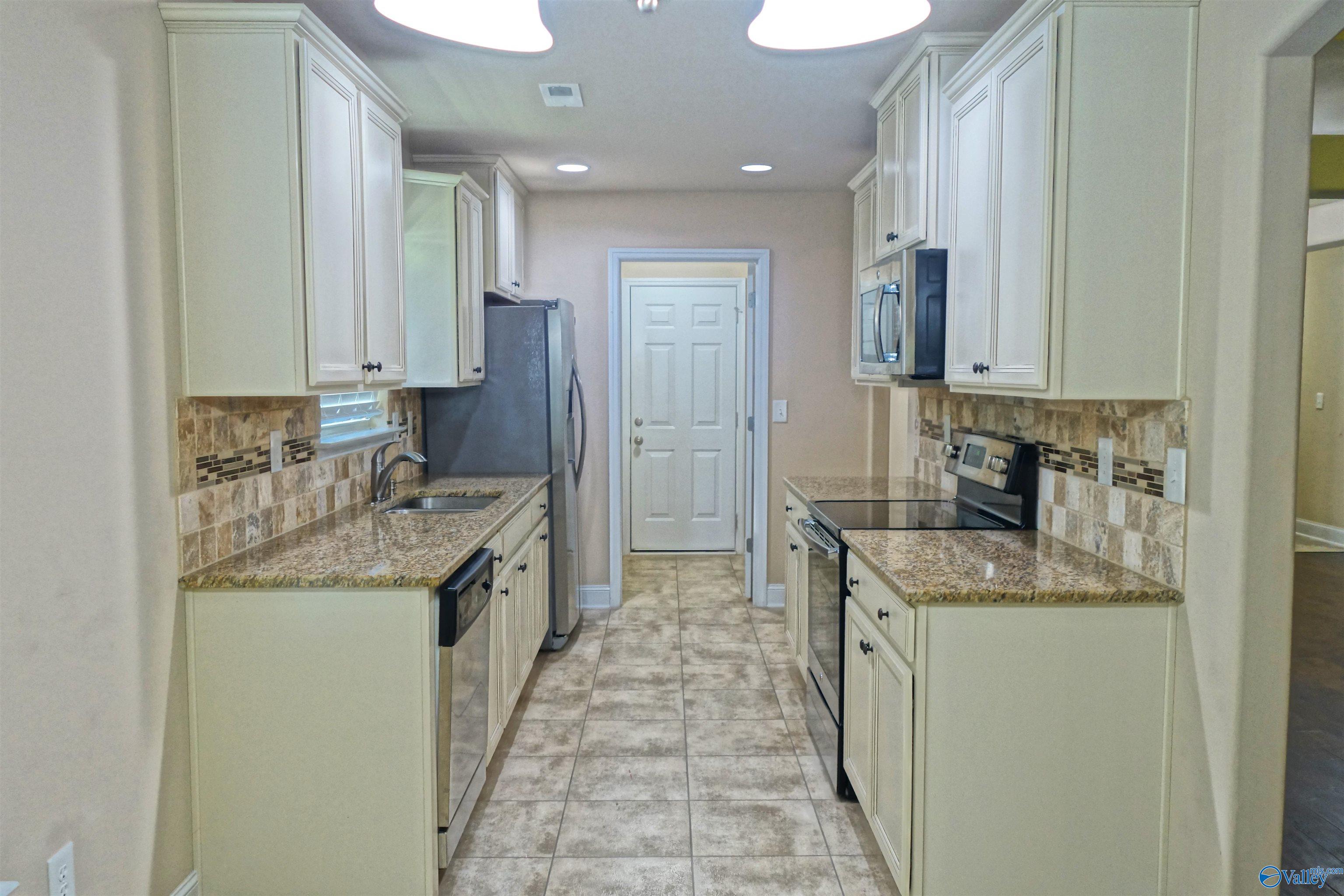 122 Bermuda Lakes Drive, Meridianville, Alabama image 6